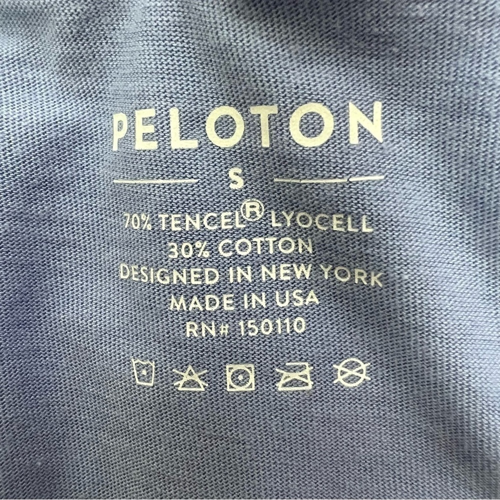 NWT PELETON Women’s Athletic Biking Tank Top Sz Small Blue W/Graphics Stretch - Picture 6 of 11
